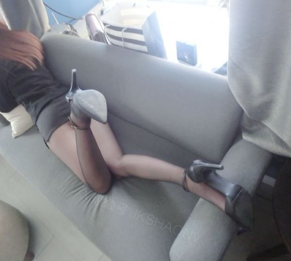 女人把秘扒开给男人爽的美片_720高清免费观看